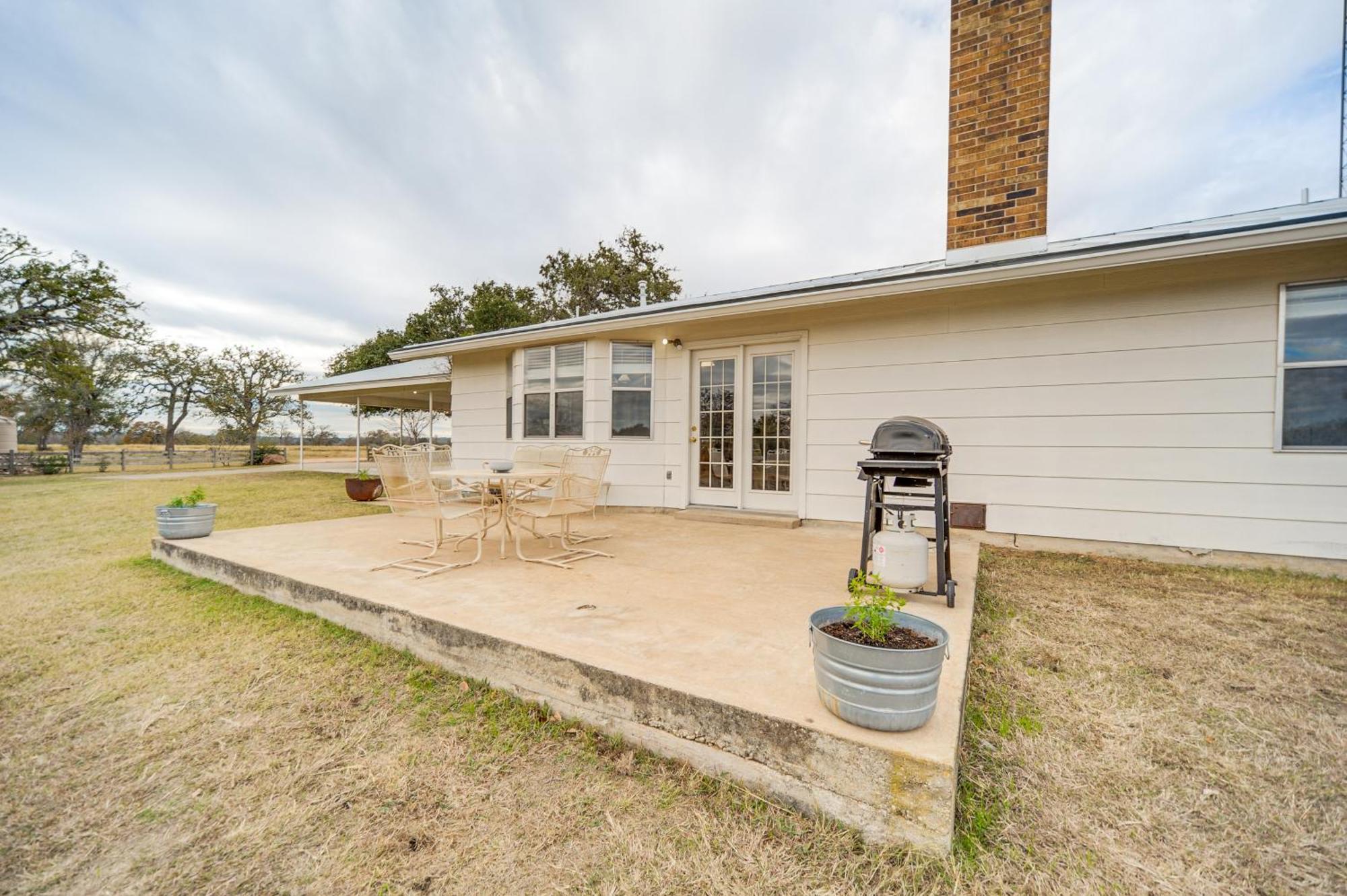 Historic Hoffmann Ranch Haus Near Wineries! Villa Fredericksburg Exterior foto