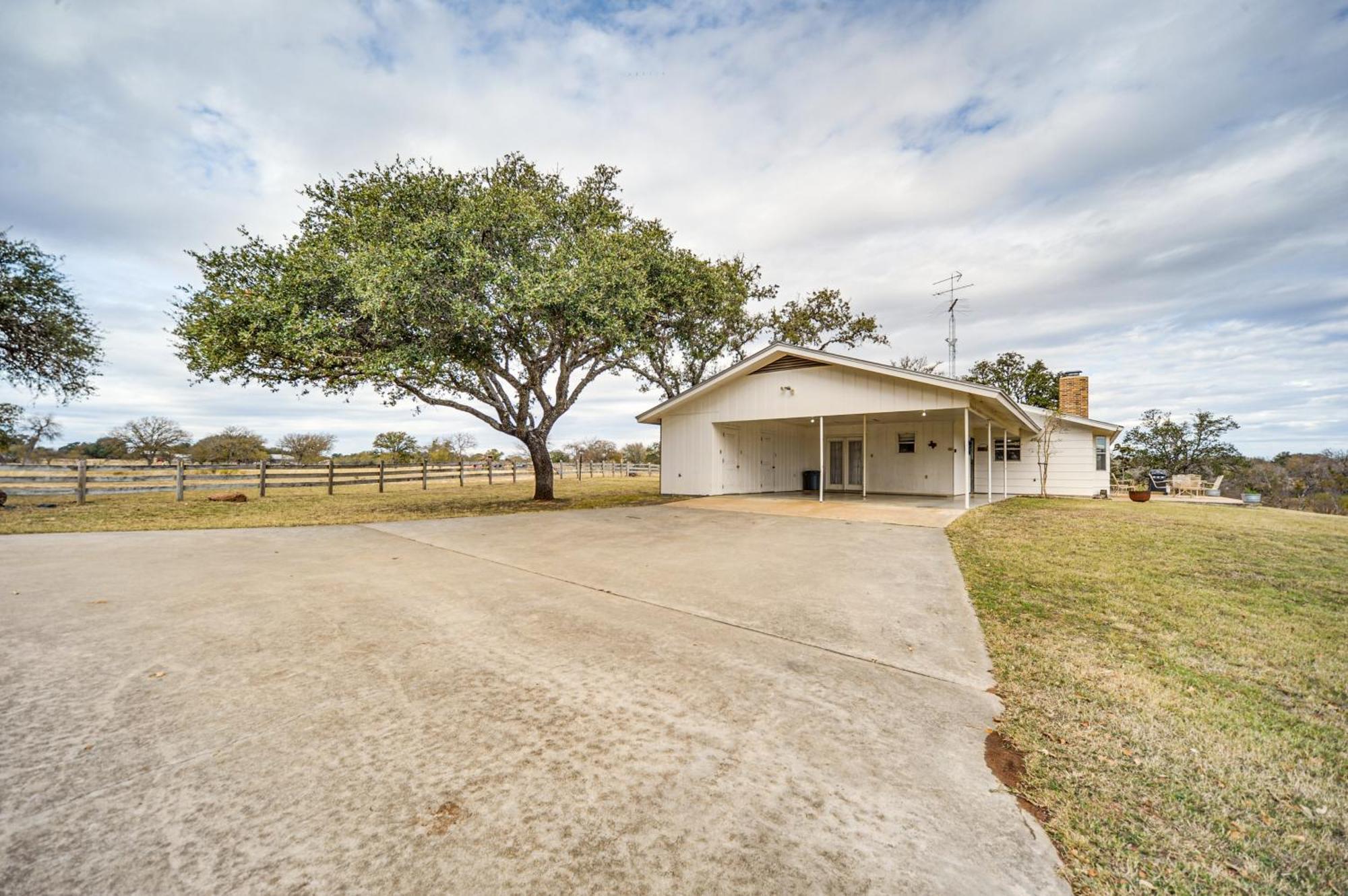 Historic Hoffmann Ranch Haus Near Wineries! Villa Fredericksburg Exterior foto